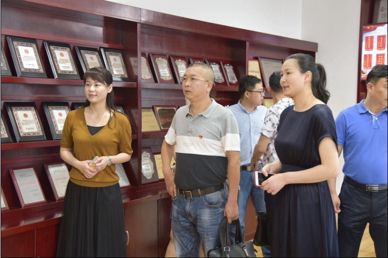 定海工业园区党工委到集团考察交流党建工作